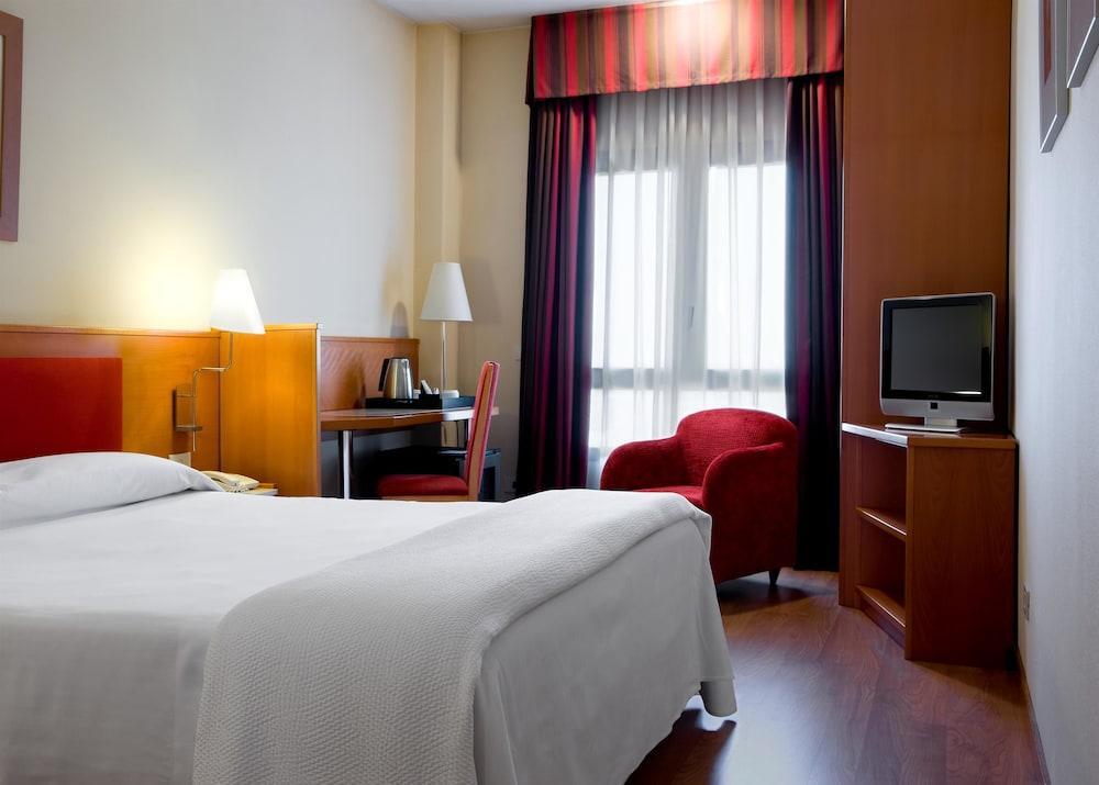 Hotel Exe Pozuelo Pozuelo de Alarcón Zewnętrze zdjęcie